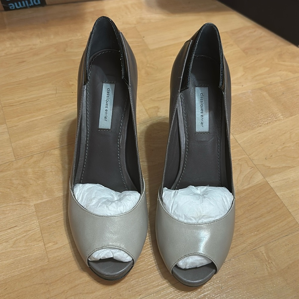 Elegant open toe pumps